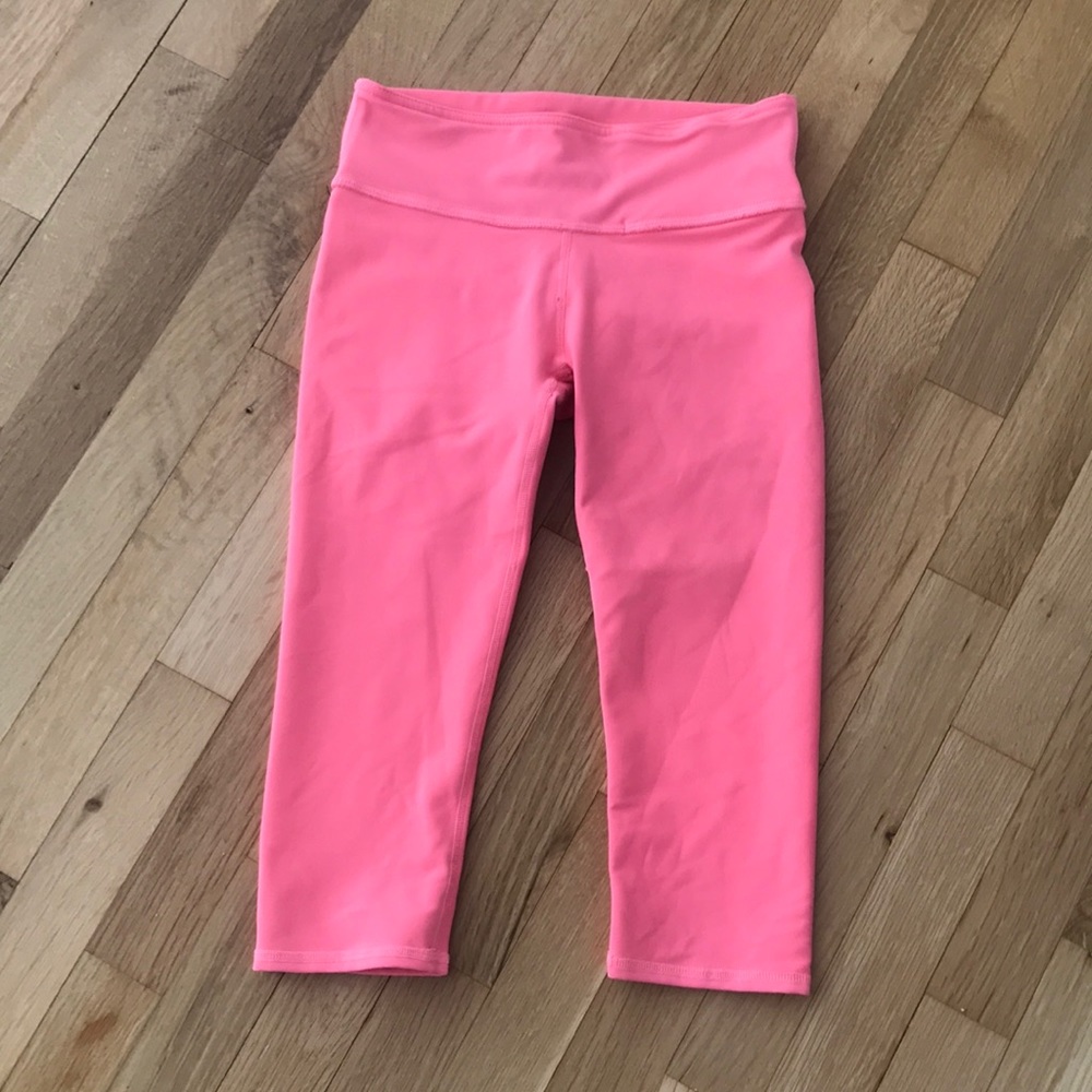 Hot pink Fabletics capri workout pants